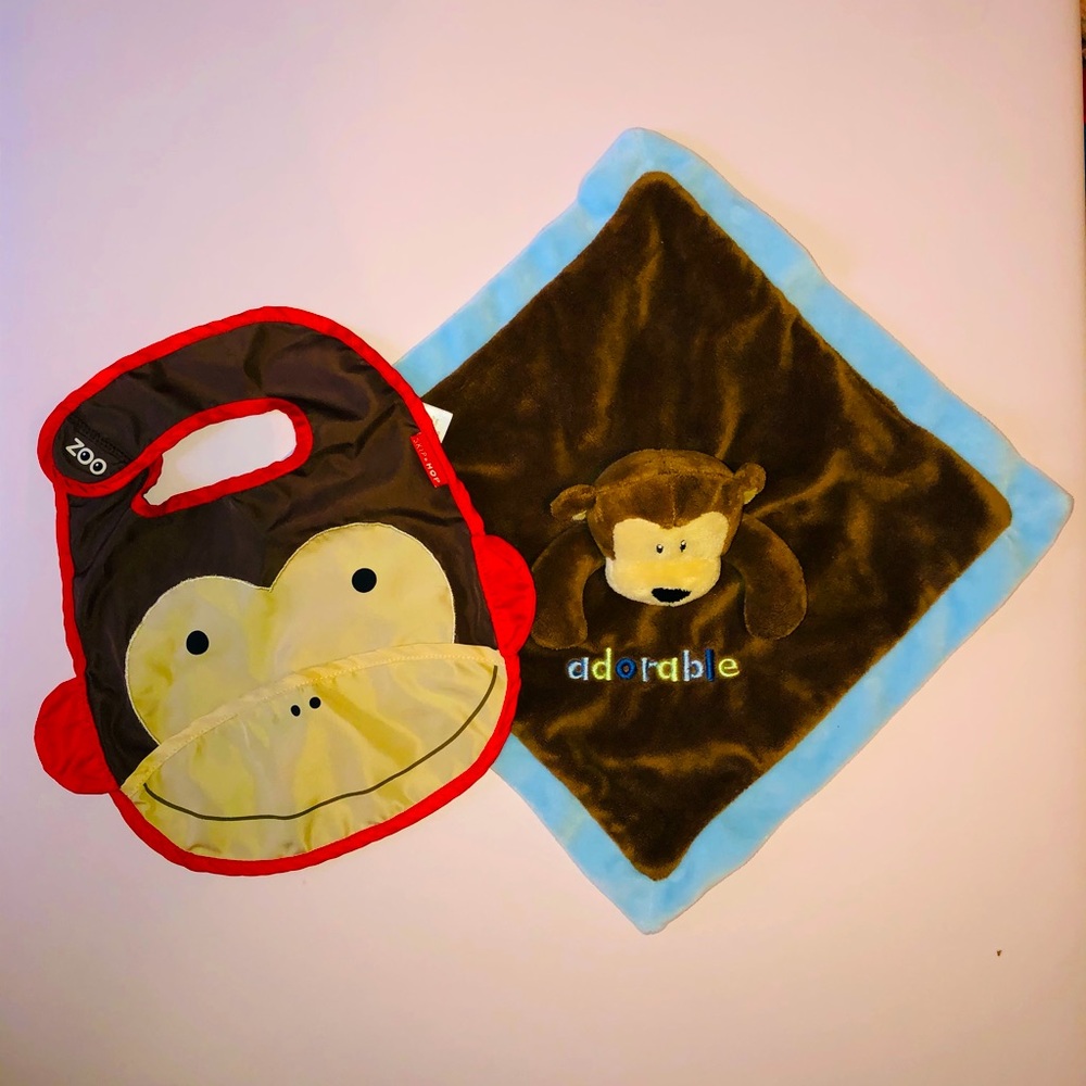 Baby bibs & mini blanket